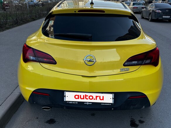 2012 Opel Astra GTC J Рестайлинг, жёлтый, 590000 рублей - вид 4