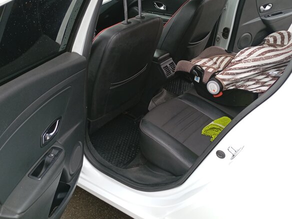 2013 Renault Megane III Рестайлинг, белый, 970000 рублей - вид 6