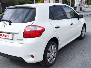 2011 Toyota Auris I Рестайлинг, белый, 950000 рублей, вид 3