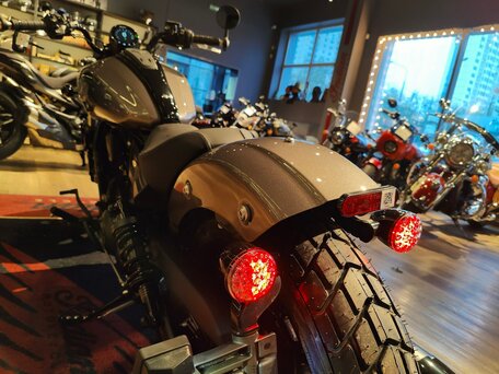2026 Indian Scout, серый, 2390000 рублей, вид 4