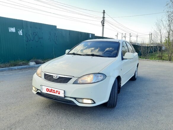 2013 Daewoo Gentra II, бежевый, 550000 рублей