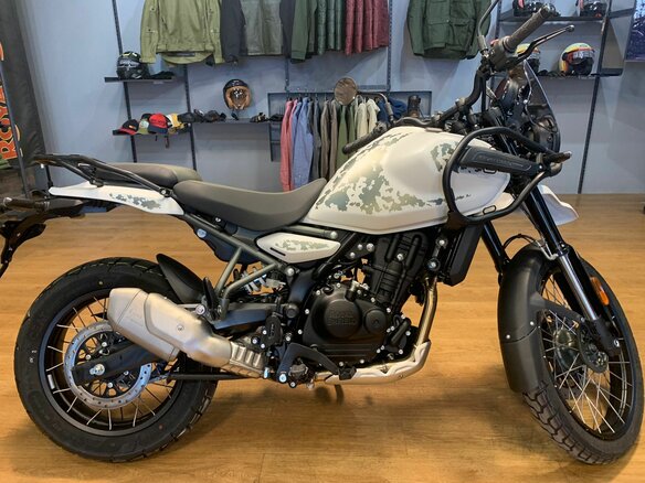 2025 Royal Enfield Himalayan, белый, 656000 рублей