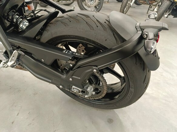2023 Triumph Trident 660, чёрный, 860000 рублей - вид 14
