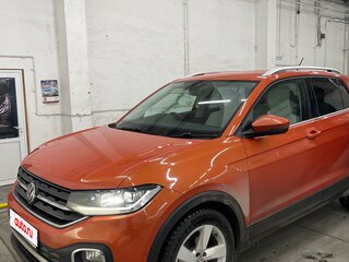 2021 Volkswagen T-Cross I, оранжевый, 2000000 рублей, вид 2
