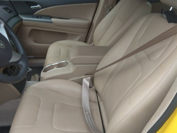 2014 BYD E6, жёлтый, 1850000 рублей - вид 5