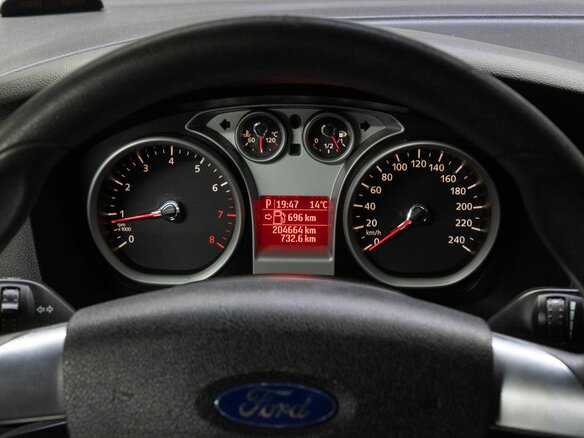 2010 Ford Focus II Рестайлинг, серебристый - вид 19