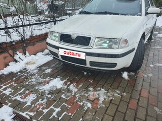 2004 Skoda Octavia I (A4) Рестайлинг, белый, 520000 рублей, вид 3