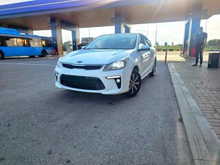 2019 Kia Rio IV, белый, 900000 рублей, вид 2