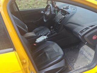 2015 Ford Focus III Рестайлинг, жёлтый, 380000 рублей, вид 5