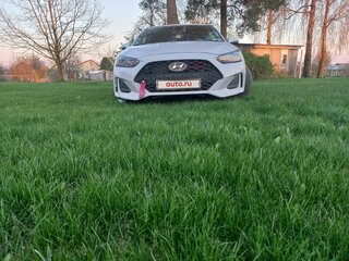 2018 Hyundai Veloster II, серый, 1595695 рублей, вид 2