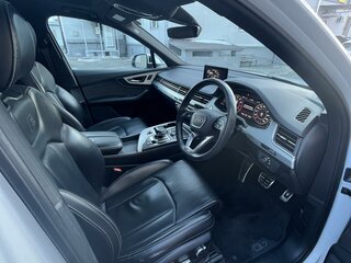 2018 Audi Q7 II (4M), белый, 4200000 рублей, вид 3