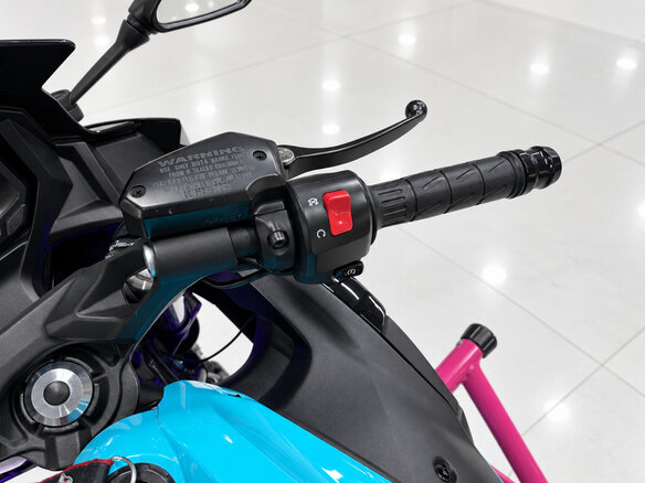 2022 Kawasaki Ninja 650, чёрный, 786007 рублей - вид 14