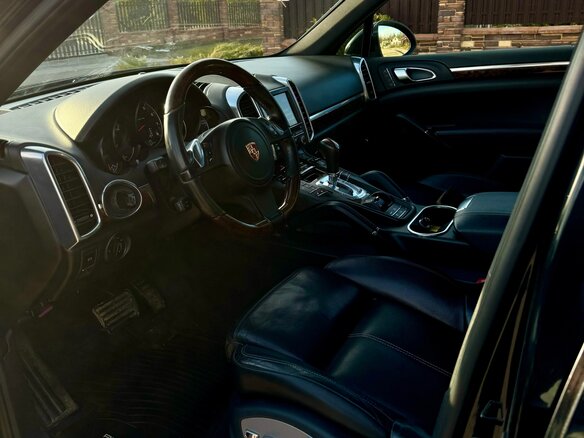 2010 Porsche Cayenne II (958), чёрный, 1990000 рублей - вид 3