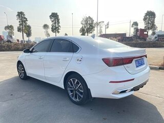 2021 Kia K3 II (China Market), белый, 1600000 рублей, вид 4