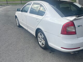2011 Skoda Octavia RS II Рестайлинг, белый, 990000 рублей, вид 5