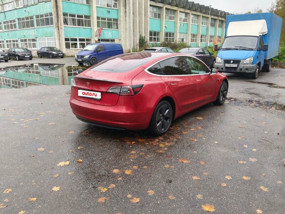 2018 Tesla Model 3 Mid Range I, красный, 2350000 рублей - вид 2