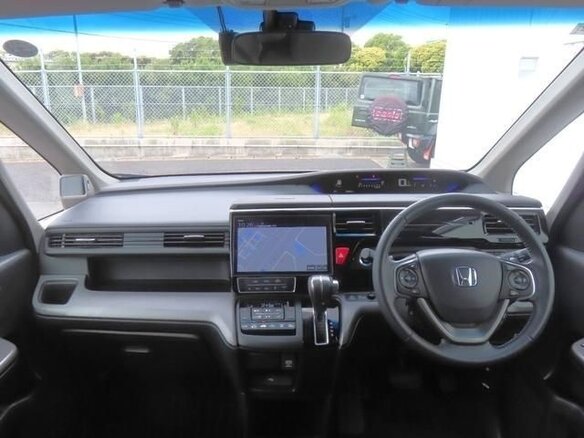 2022 Honda Stepwgn Spada V Рестайлинг, серый, 1900000 рублей - вид 11