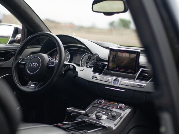 2014 Audi S8 III (D4) Рестайлинг, чёрный, 4500000 рублей - вид 18