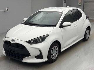 2022 Toyota Yaris IV, белый, 960000 рублей, вид 1