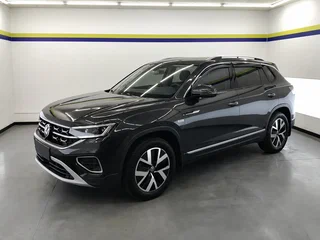 2023 Volkswagen Tayron I Рестайлинг, серый, 2680000 рублей, вид 2