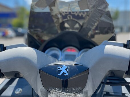 2010 Peugeot Satelis 250, чёрный, 180000 рублей, вид 1