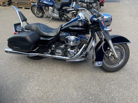 2005 Harley-Davidson Road King, чёрный, 700000 рублей, вид 3