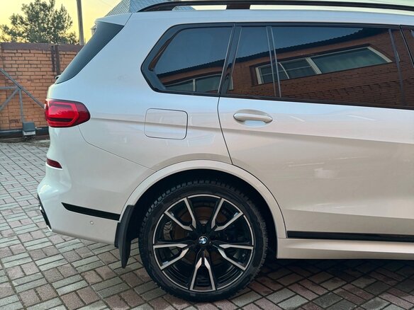 2019 BMW X7 30d I (G07), белый, 6950000 рублей - вид 9
