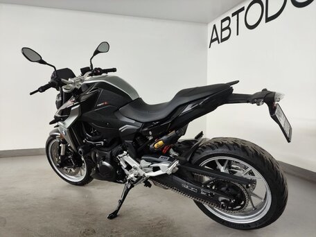 2020 BMW F 900 R, чёрный, 829000 рублей, вид 4