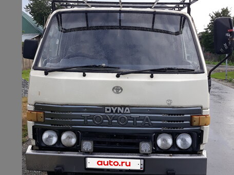 1992 Toyota Dyna, белый, 650000 рублей, вид 1