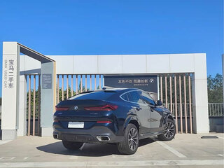 2024 BMW X6 30i III (G06) Рестайлинг, чёрный, 8942080 рублей, вид 4