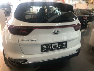 2019 Kia Sportage IV Рестайлинг, белый, 2400000 рублей, вид 3