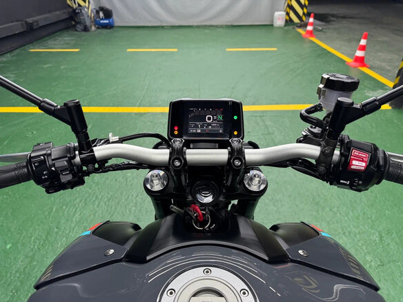 2021 Yamaha MT-09 (FZ-09), серый, 1150000 рублей - вид 11