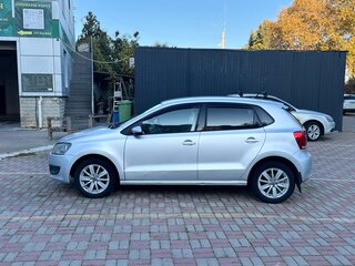 2010 Volkswagen Polo V, серебристый, 649999 рублей, вид 3