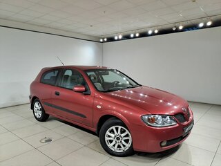 2001 Nissan Almera II (N16), красный, 299000 рублей, вид 3