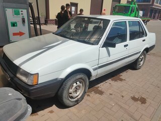 1984 Toyota Corolla V (E80), белый, 200000 рублей, вид 2