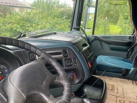 2003 DAF XF, синий, 2000000 рублей, вид 4