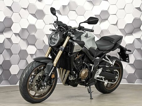 2024 Honda CB 650R, серый, 1177000 рублей, вид 2
