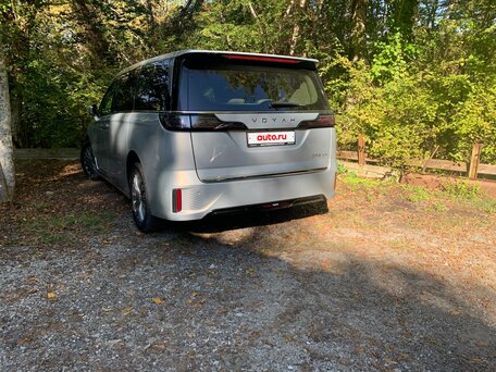 2022 Voyah Dream 108.7 kWh I, серебристый, 4780000 рублей, вид 3