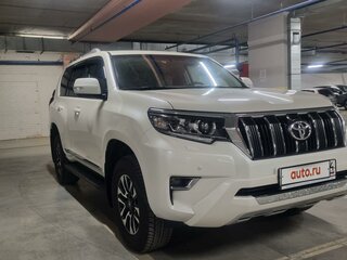 2022 Toyota Land Cruiser Prado 150 Series Рестайлинг 3, белый, 7600000 рублей, вид 5