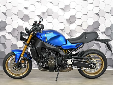 2024 Yamaha XSR900, синий, 1097000 рублей, вид 4