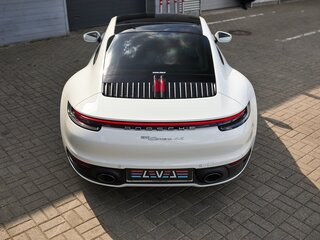 2020 Porsche 911 Carrera 4 VIII (992), белый, 12600000 рублей, вид 4
