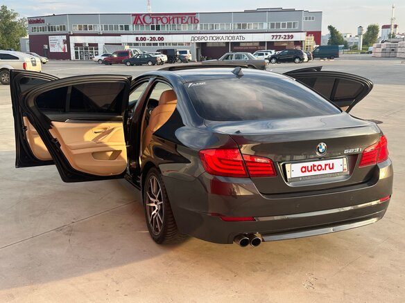2011 BMW 5 серии 523i VI (F10/F11/F07), серый, 1700000 рублей - вид 9