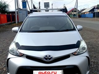 2015 Toyota Prius Alpha I (ZVW40/41) Рестайлинг, серебристый, 1550000 рублей, вид 1