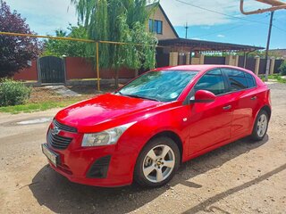 2013 Chevrolet Cruze I Рестайлинг, красный, 600000 рублей, вид 1