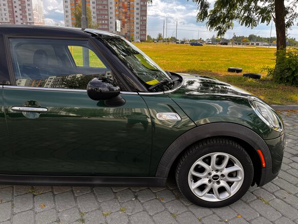 2018 Mini Hatch Cooper S III (F55/F56) Рестайлинг, зелёный, 1970000 рублей - вид 17