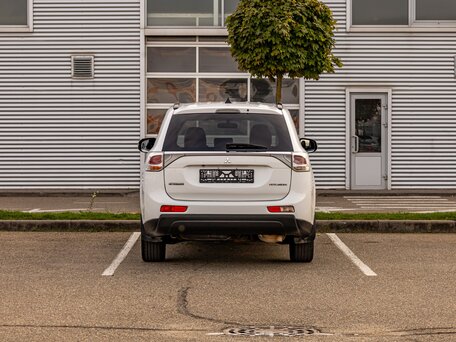 2013 Mitsubishi Outlander III, белый, 1495000 рублей, вид 5
