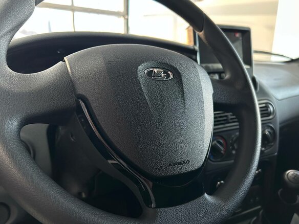 2026 Lada (ВАЗ) Niva Travel I Рестайлинг, зелёный - вид 4