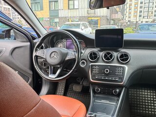 2017 Mercedes-Benz GLA 200 I (X156), синий, 1900000 рублей, вид 5