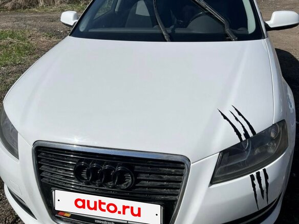 2011 Audi A3 II (8P) Рестайлинг 2, белый, 900000 рублей