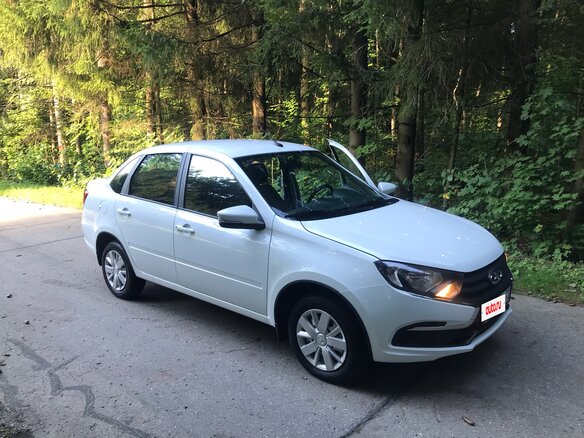 2024 Lada (ВАЗ) Granta I Рестайлинг, белый, 795000 рублей - вид 1